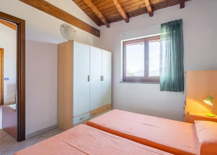 아파트 Residenza Agrifoglio-7 By Interhome